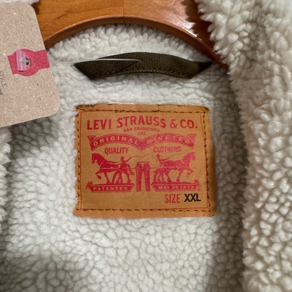 New with tag Levi’s Olive Jacket - Picture 2 of 3